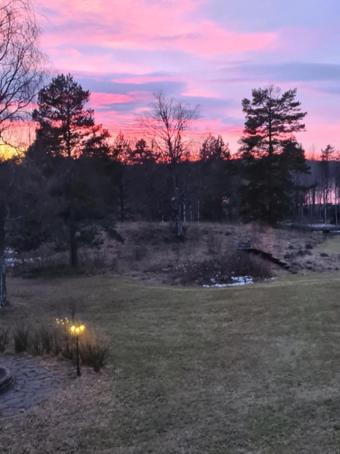 Skogsbrynet B&B, Bredsjoe Nya Herrgard Hallefors  Екстер'єр фото