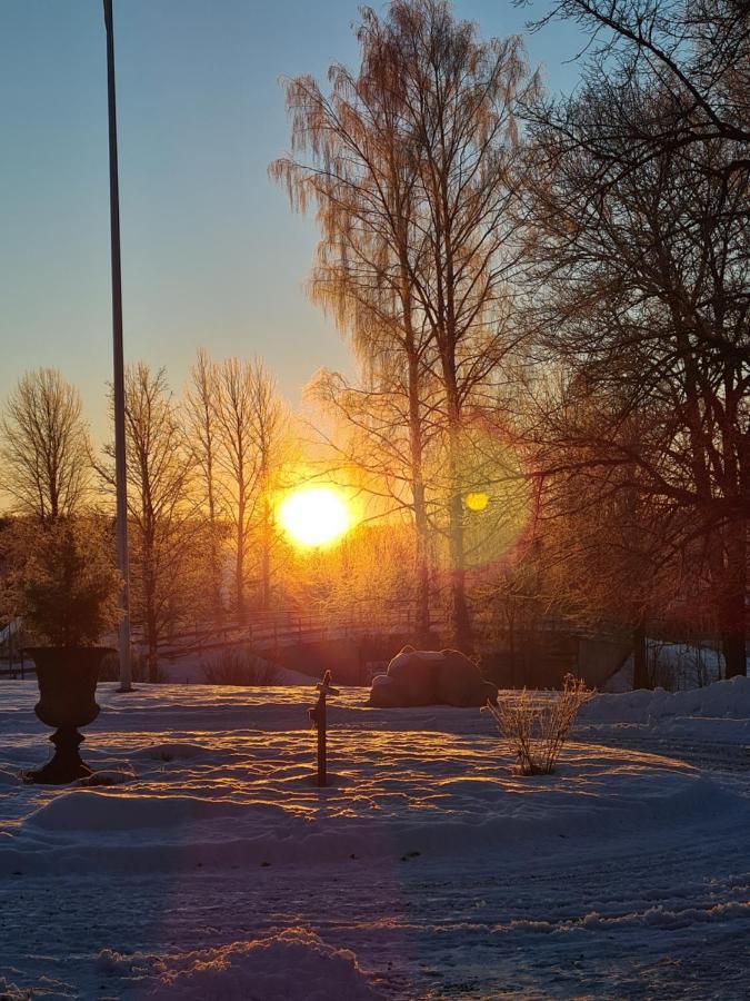 Skogsbrynet B&B, Bredsjoe Nya Herrgard Hallefors  Екстер'єр фото