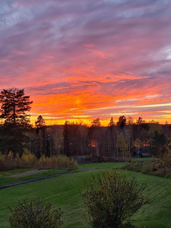 Skogsbrynet B&B, Bredsjoe Nya Herrgard Hallefors  Екстер'єр фото